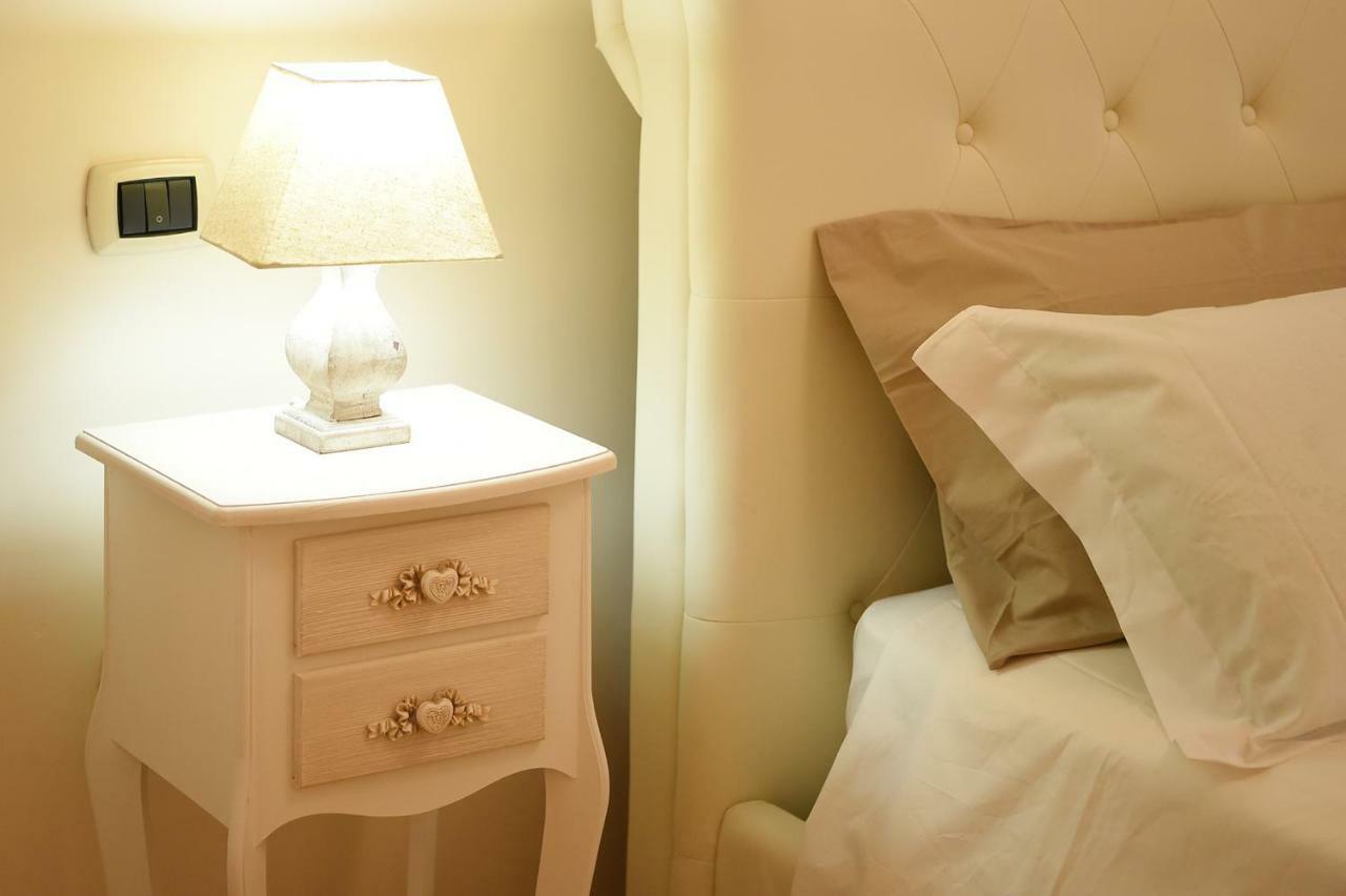 B&B Bonnes Suites Naples Exterior photo
