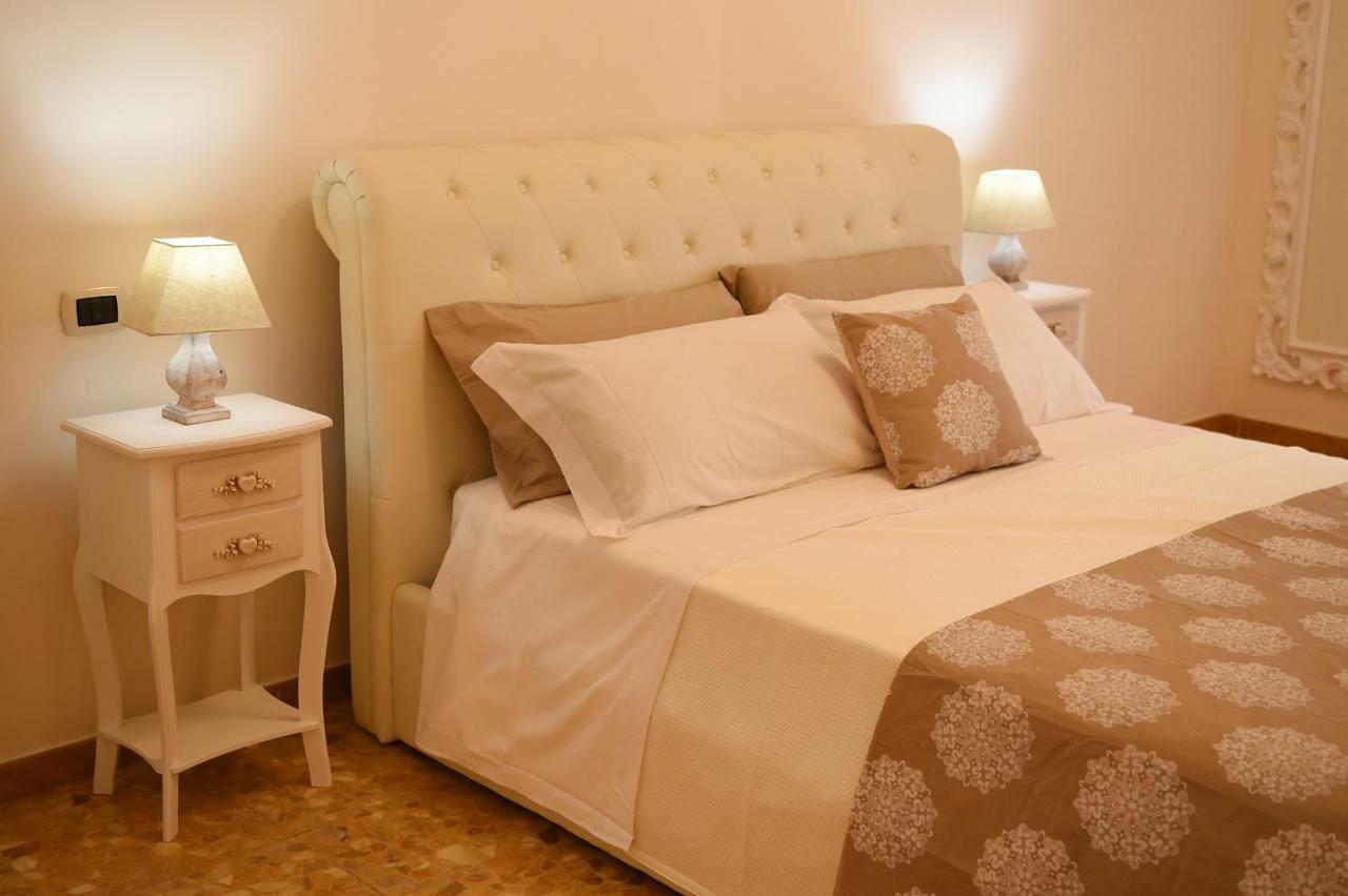 B&B Bonnes Suites Naples Exterior photo