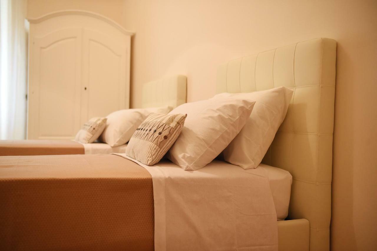 B&B Bonnes Suites Naples Exterior photo